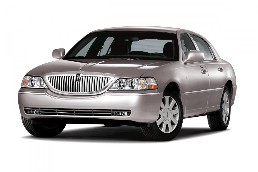  Lincoln Town Car 2003 года  (фото 24 из 68)